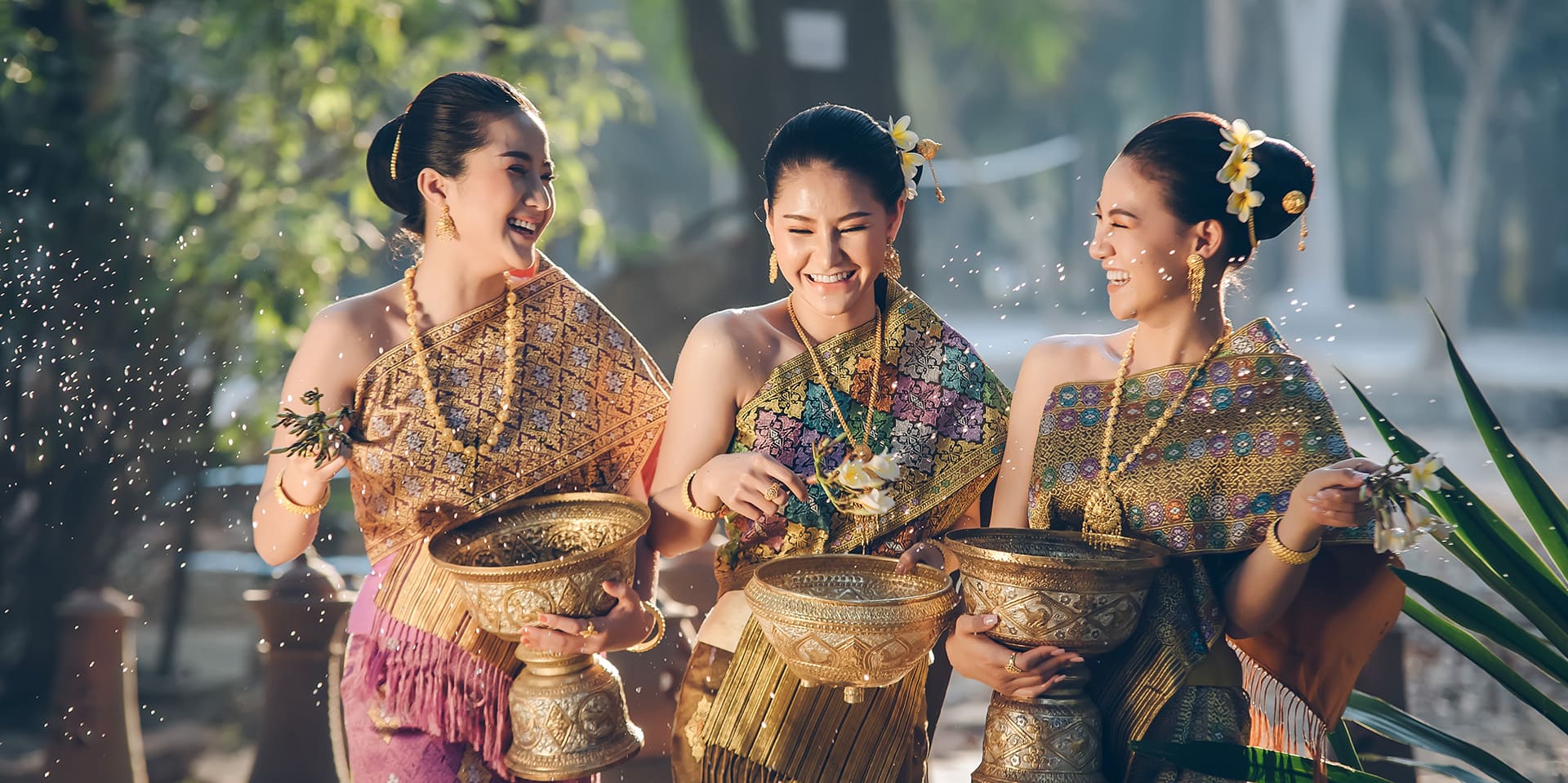 splashing water on each other, a songkran ritual