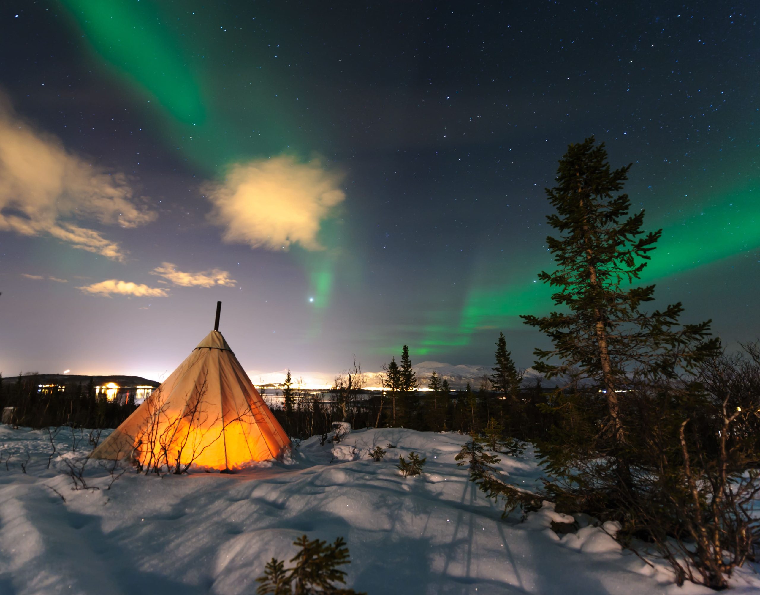 Guided-Trip-to-Experience-Northern-Lights-in-Tromso